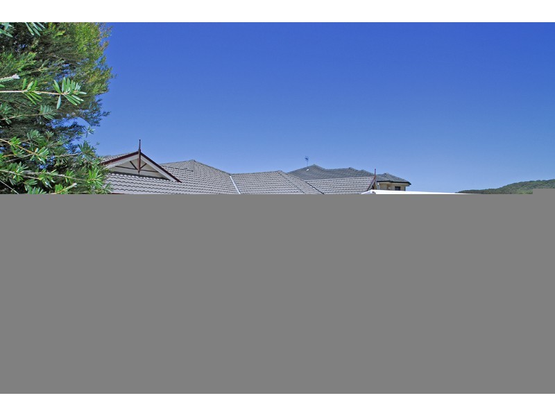 69 Sir Joseph Banks Dr, Bateau Bay NSW 2261