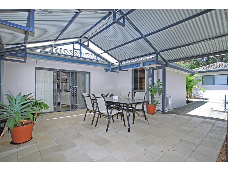 16 Bias Avenue, Bateau Bay NSW 2261