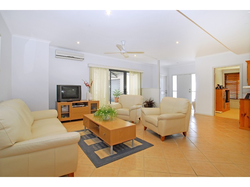 16 Bias Avenue, Bateau Bay NSW 2261