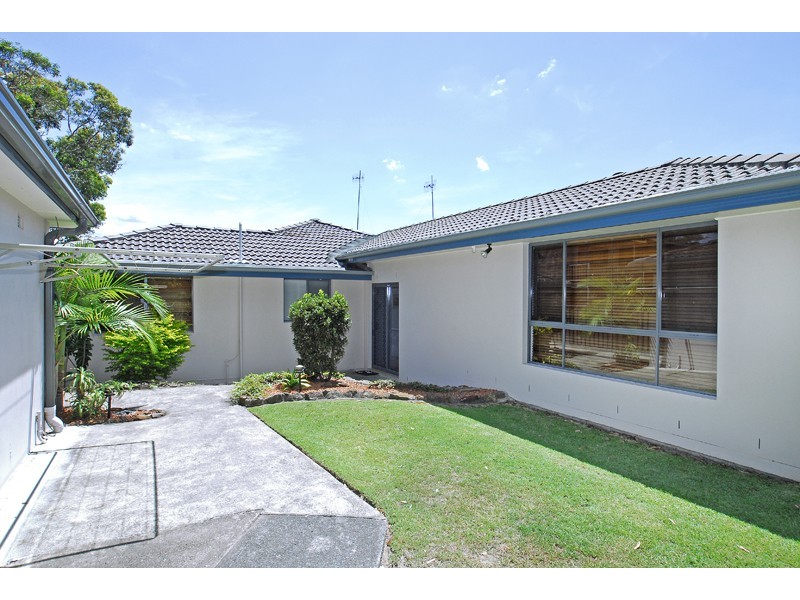 16 Bias Avenue, Bateau Bay NSW 2261