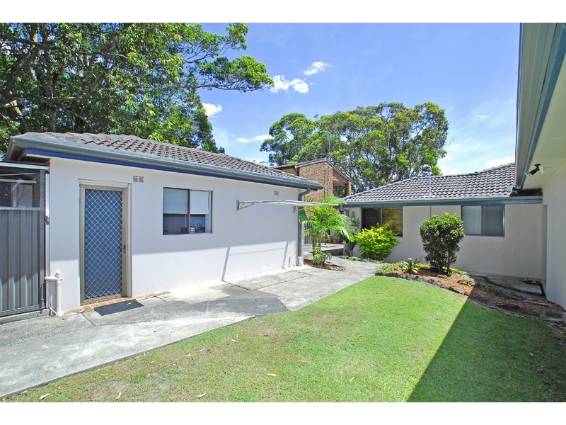 16 Bias Avenue, Bateau Bay NSW 2261