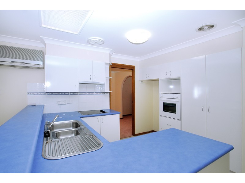 25 Murrumbidgee Cres, Bateau Bay NSW 2261