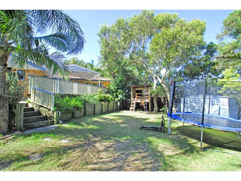 9 Molly Cl, Bateau Bay NSW 2261