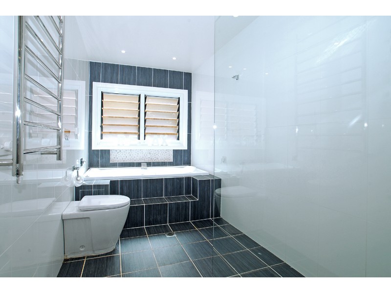 13 Bluewave Crescent, Forresters Beach NSW 2260