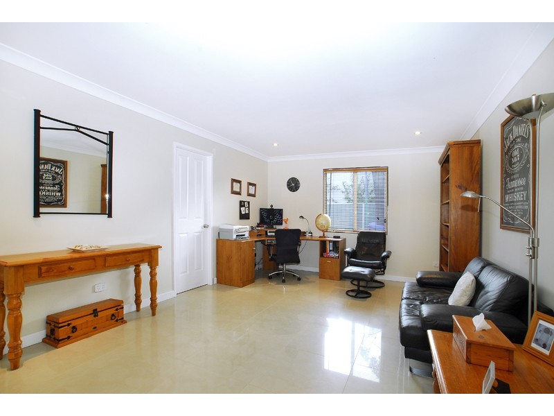 16 Sierra Avenue, Bateau Bay NSW 2261