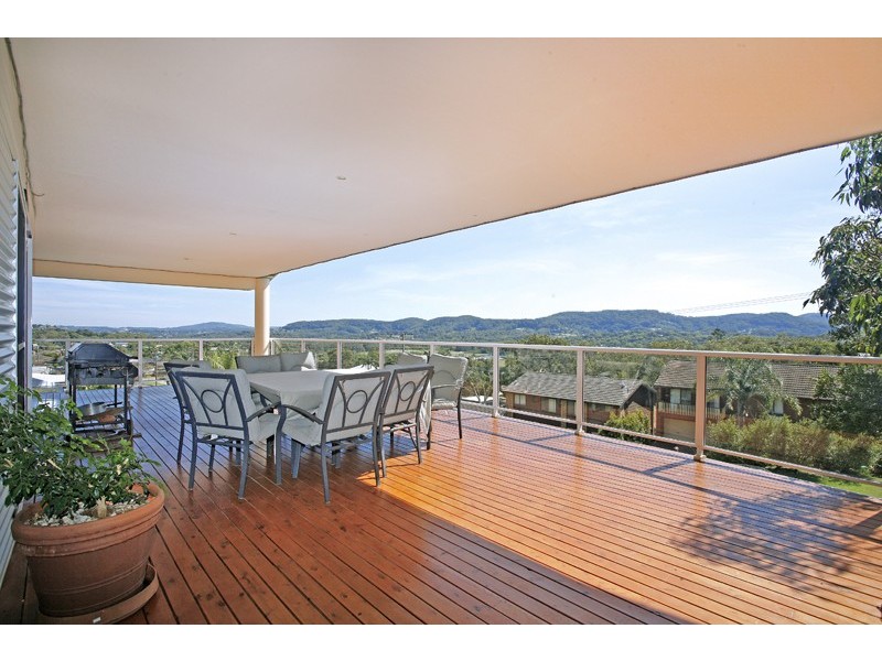 95 Lowanna Ave, Forresters Beach NSW 2260