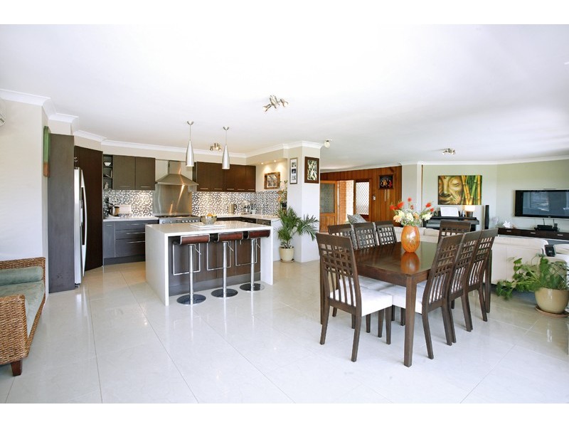311 Lakedge Av, Berkeley Vale NSW 2261