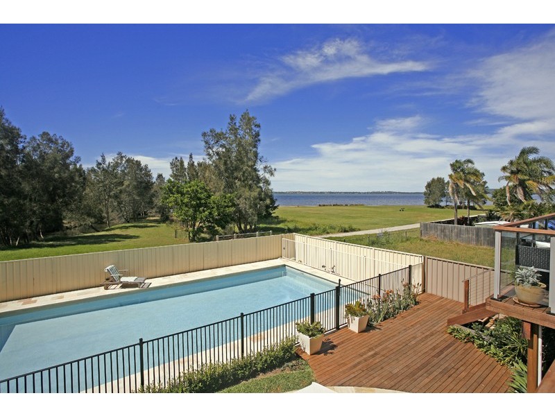 311 Lakedge Av, Berkeley Vale NSW 2261