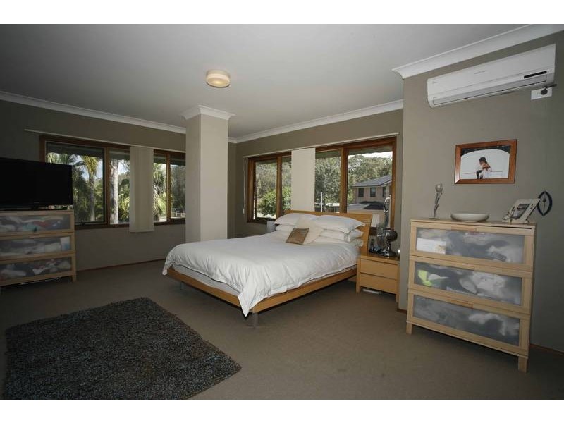 311 Lakedge Av, Berkeley Vale NSW 2261