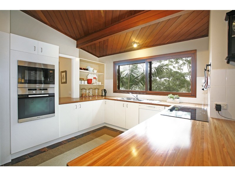 11 Francis Road, North Avoca NSW 2260