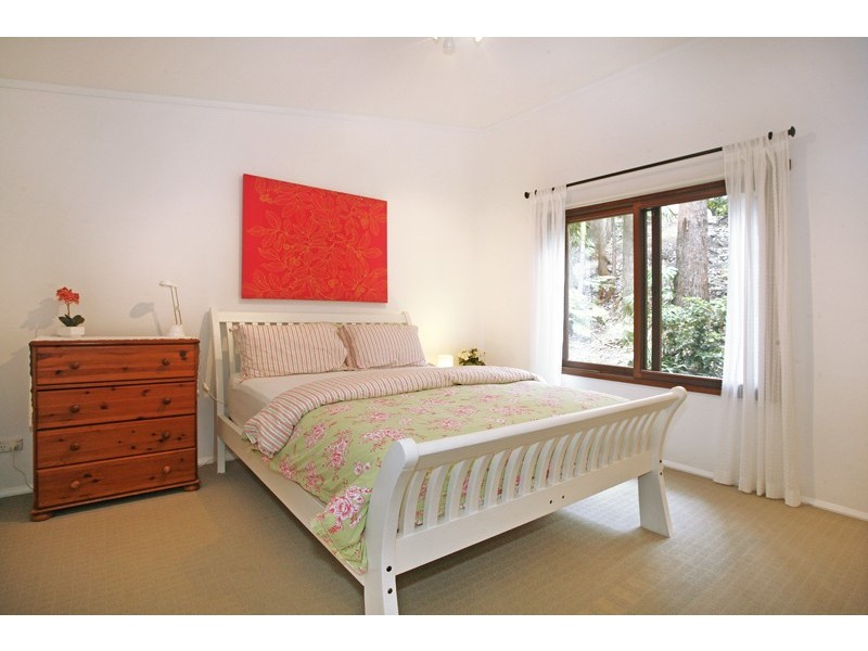 11 Francis Road, North Avoca NSW 2260