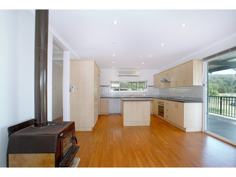 8 Warrambool Road, Wamberal NSW 2260