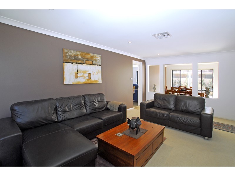5 Blue Crane Close, Tumbi Umbi NSW 2261