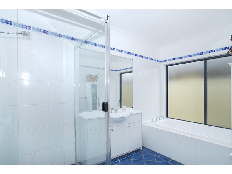 5 Blue Crane Close, Tumbi Umbi NSW 2261