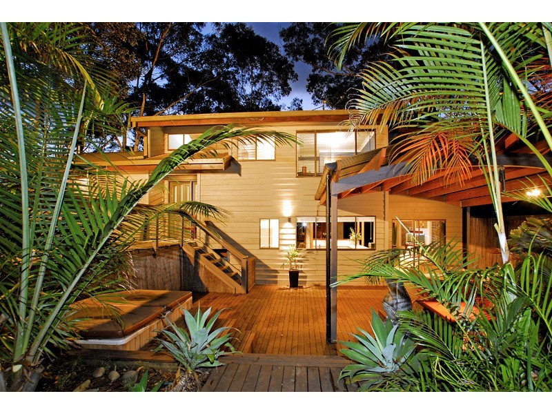 9 Francis Road, North Avoca NSW 2260