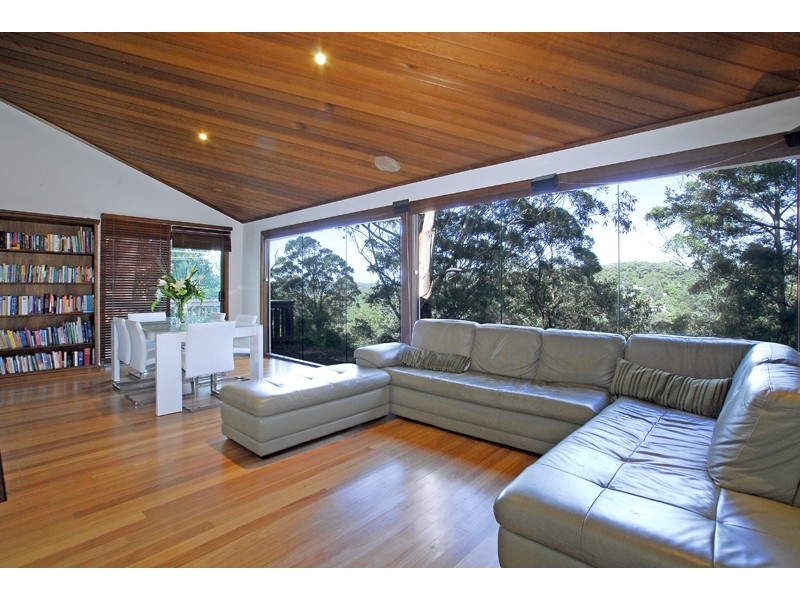 9 Francis Road, North Avoca NSW 2260