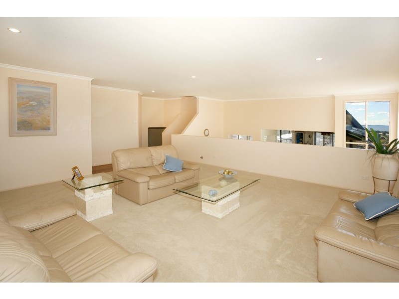 2 Peak street, Bateau Bay NSW 2261