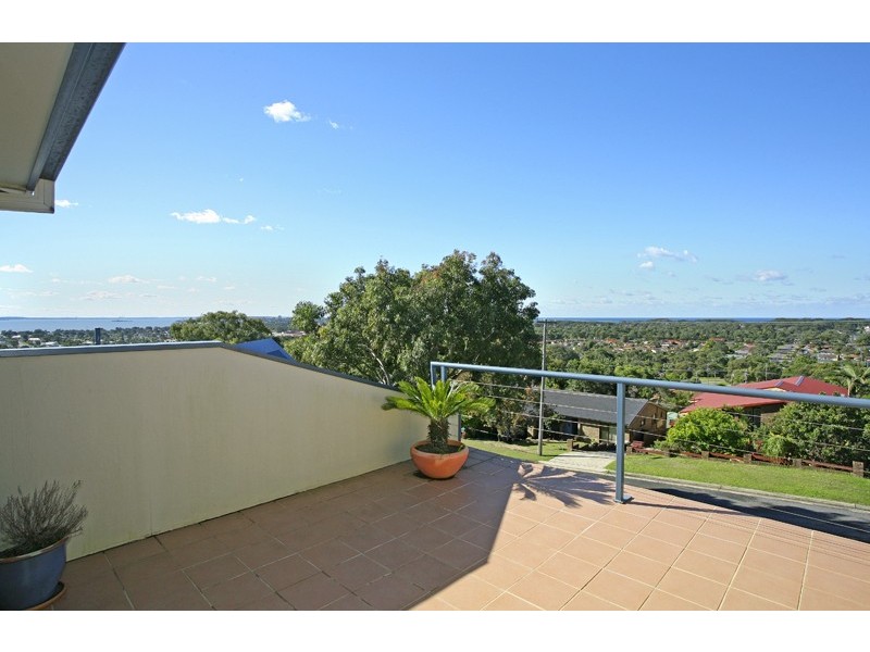 2 Peak street, Bateau Bay NSW 2261