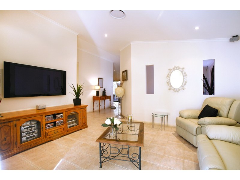 2 Avia Avenue, Erina NSW 2250