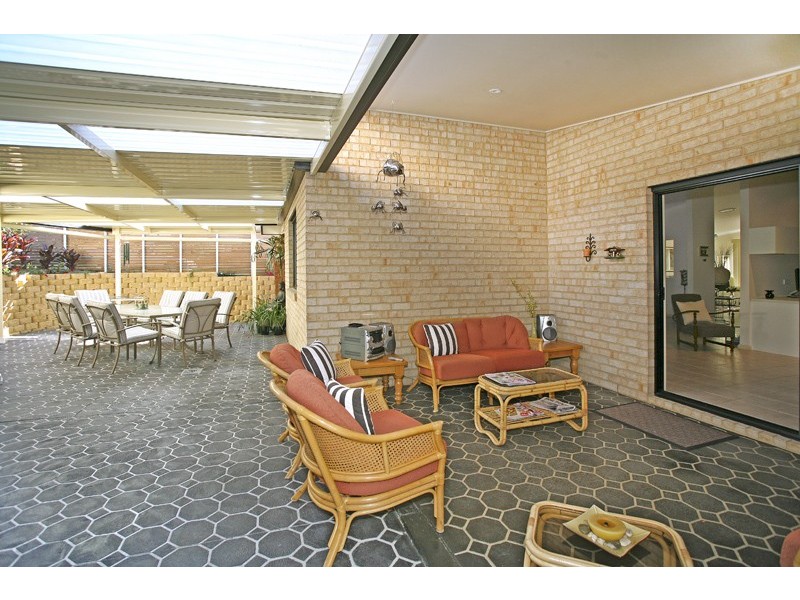 2 Avia Avenue, Erina NSW 2250