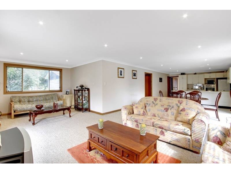 18 Lake Street, North Avoca NSW 2260