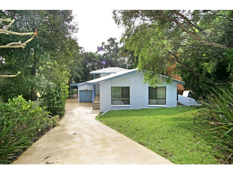 16 Shakespeare Ave, Bateau Bay NSW 2261