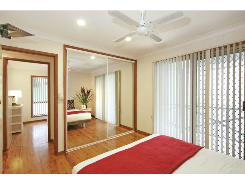 16 Shakespeare Ave, Bateau Bay NSW 2261