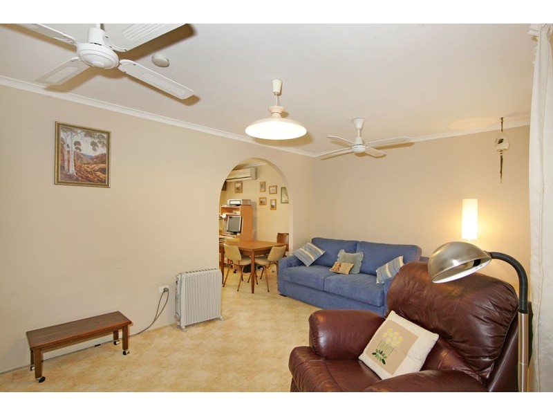 13 Peta Close, Bateau Bay NSW 2261