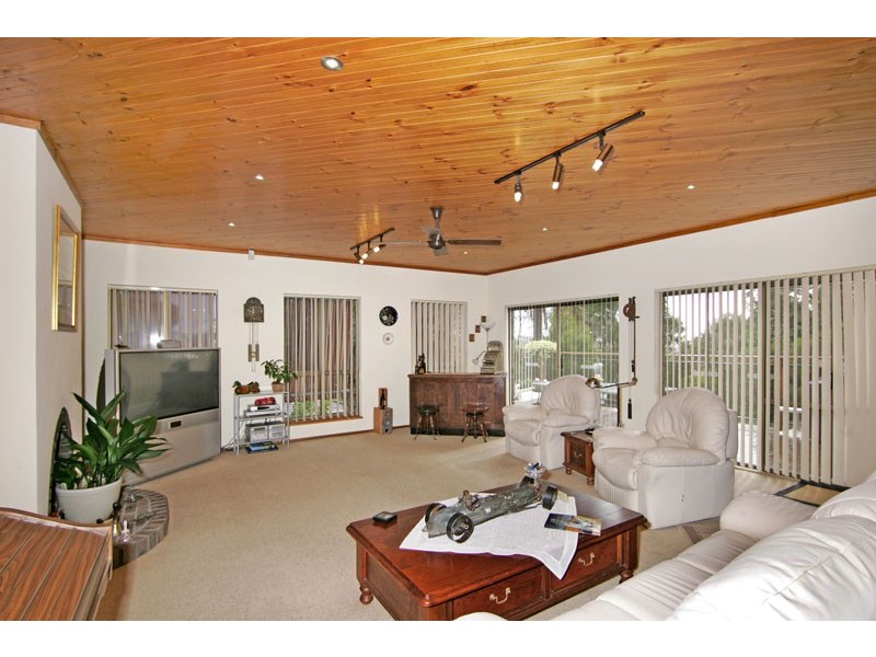 21 Masefield Ave, Bateau Bay NSW 2261