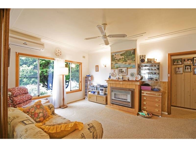 18 Russell Drysdale Street, East Gosford NSW 2250