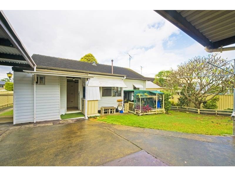 18 Russell Drysdale Street, East Gosford NSW 2250