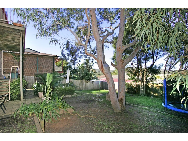 17 Valley View Rd, Bateau Bay NSW 2261