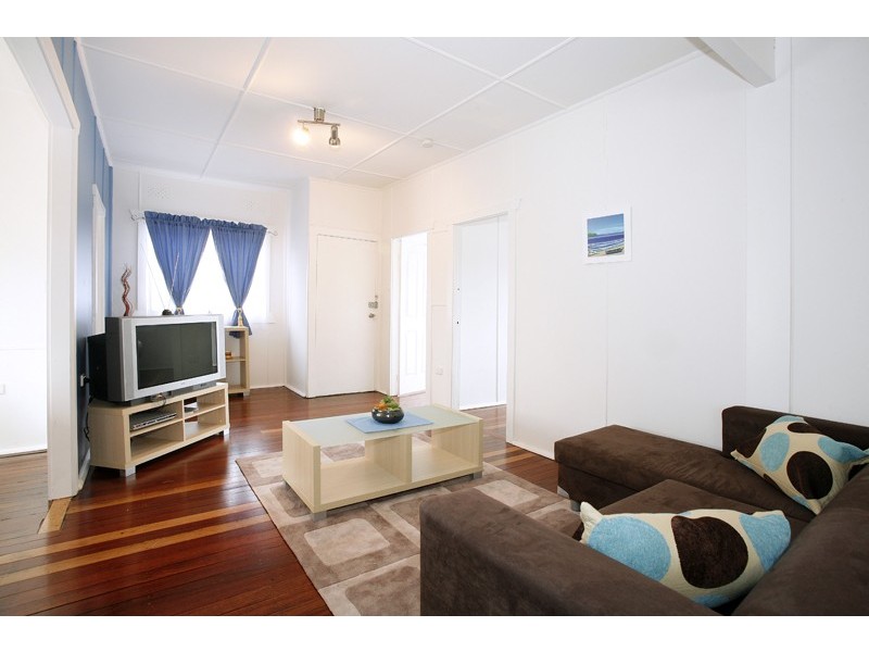 6 Moorah Avenue, Blue Bay NSW 2261