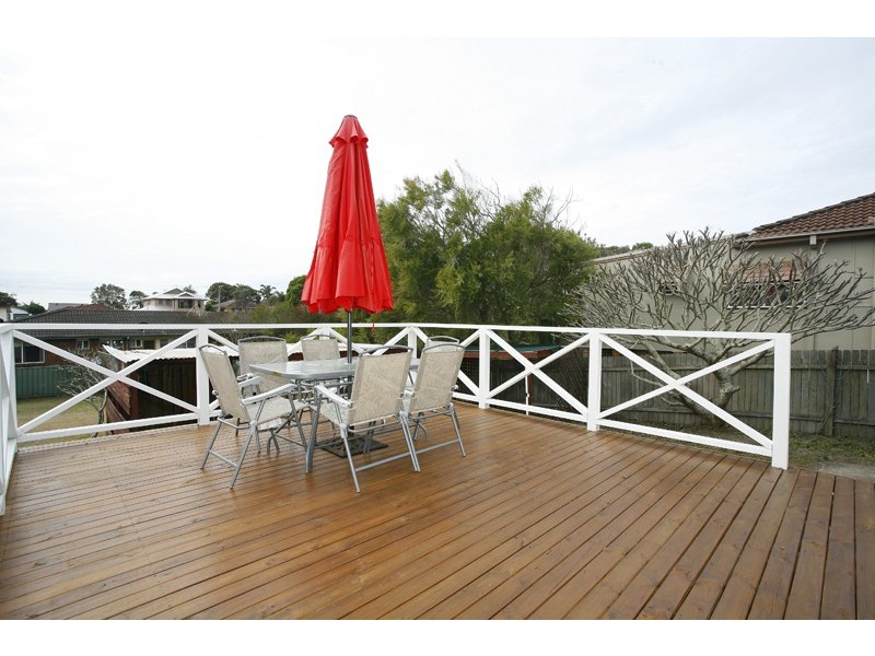 6 Moorah Avenue, Blue Bay NSW 2261