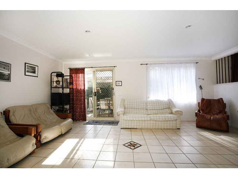 16 Lachlan Place, Berkeley Vale NSW 2261