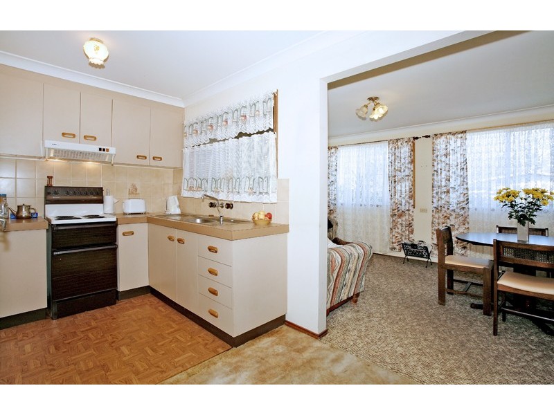 34 Buckingham Road, Berkeley Vale NSW 2261