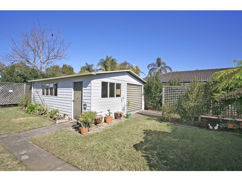 34 Buckingham Road, Berkeley Vale NSW 2261