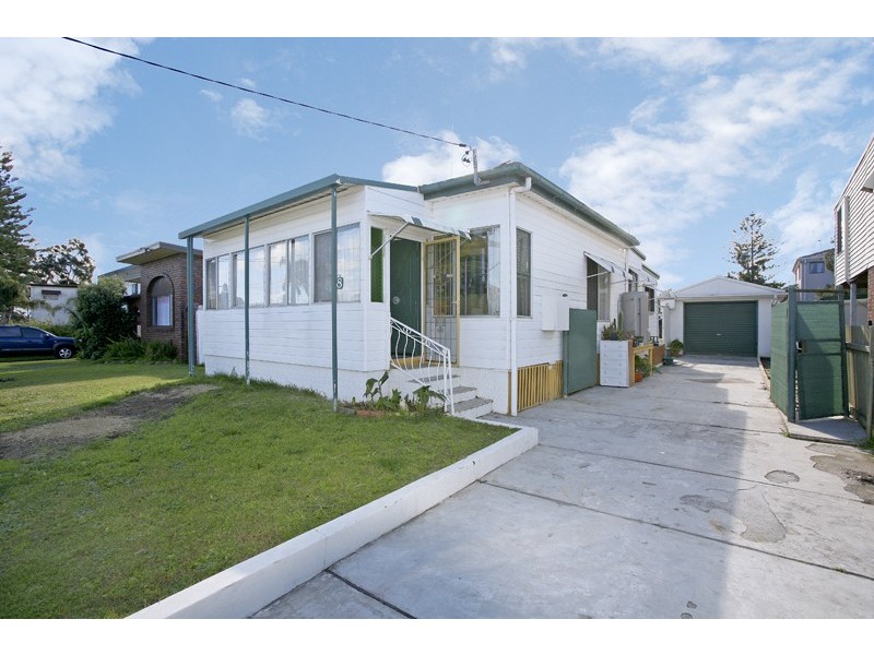 8 Bondi Rd, The Entrance North NSW 2261