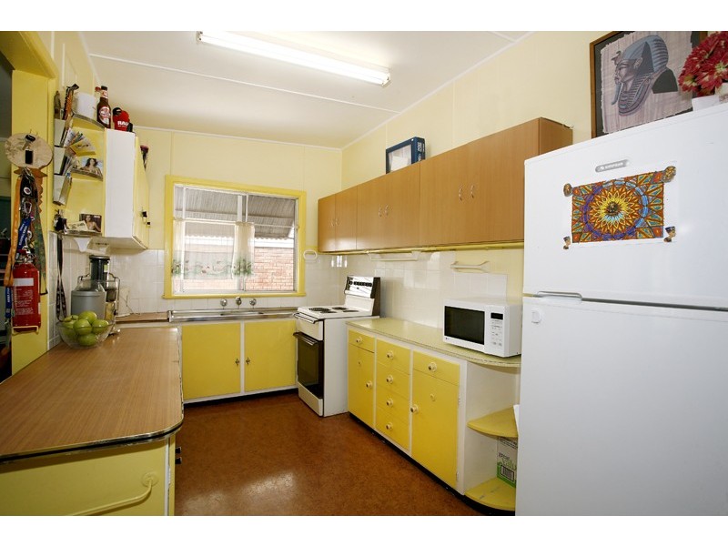 8 Bondi Rd, The Entrance North NSW 2261