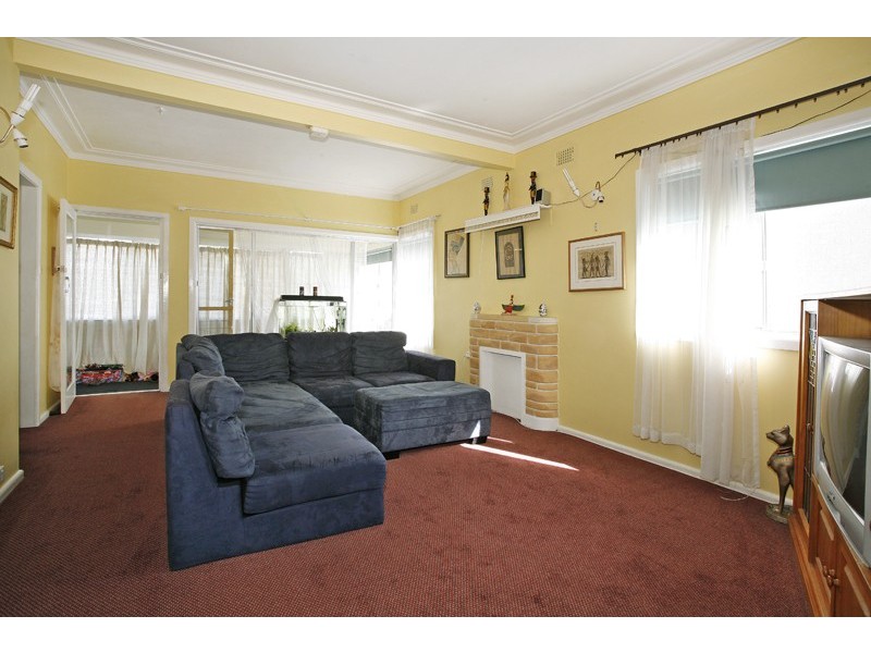 8 Bondi Rd, The Entrance North NSW 2261