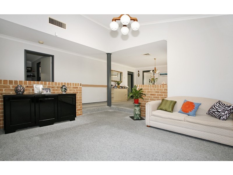 25 Macintyre St, Bateau Bay NSW 2261