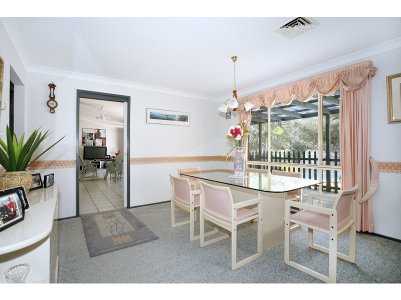 25 Macintyre St, Bateau Bay NSW 2261