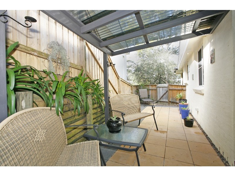 35 Lake Shore Drive, North Avoca NSW 2260