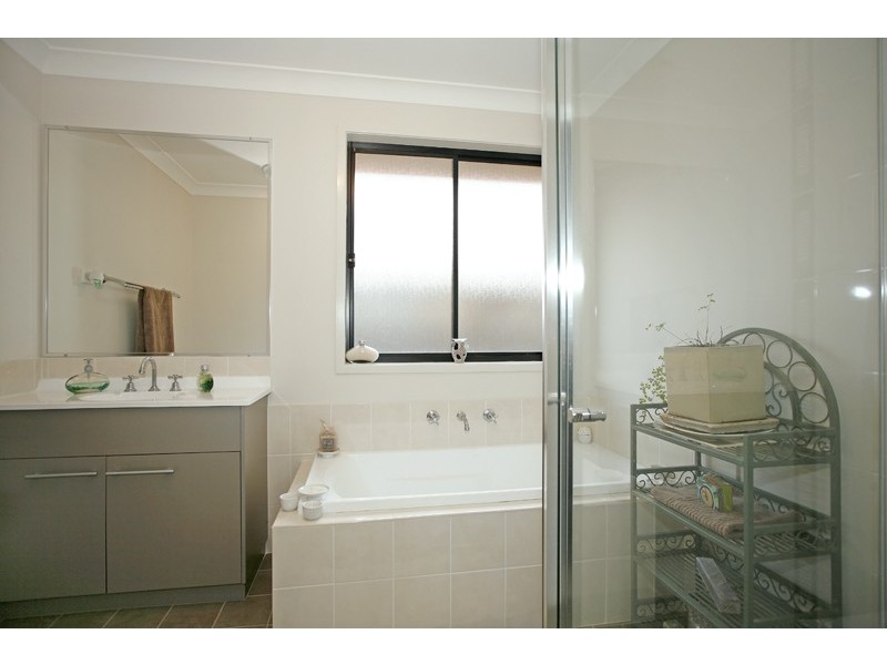 56 Sir Joseph Banks Drive, Bateau Bay NSW 2261