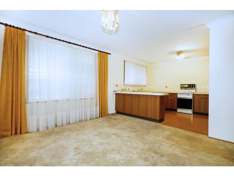 4 Noorong Ave, Forresters Beach NSW 2260