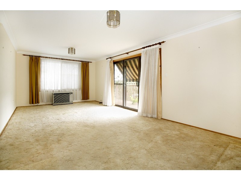 4 Noorong Ave, Forresters Beach NSW 2260