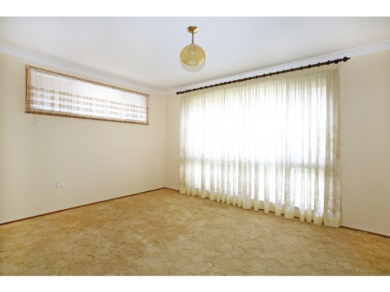 4 Noorong Ave, Forresters Beach NSW 2260
