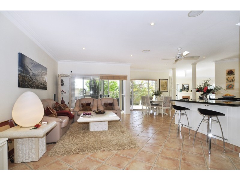 8 Windemere Dr, Terrigal NSW 2260