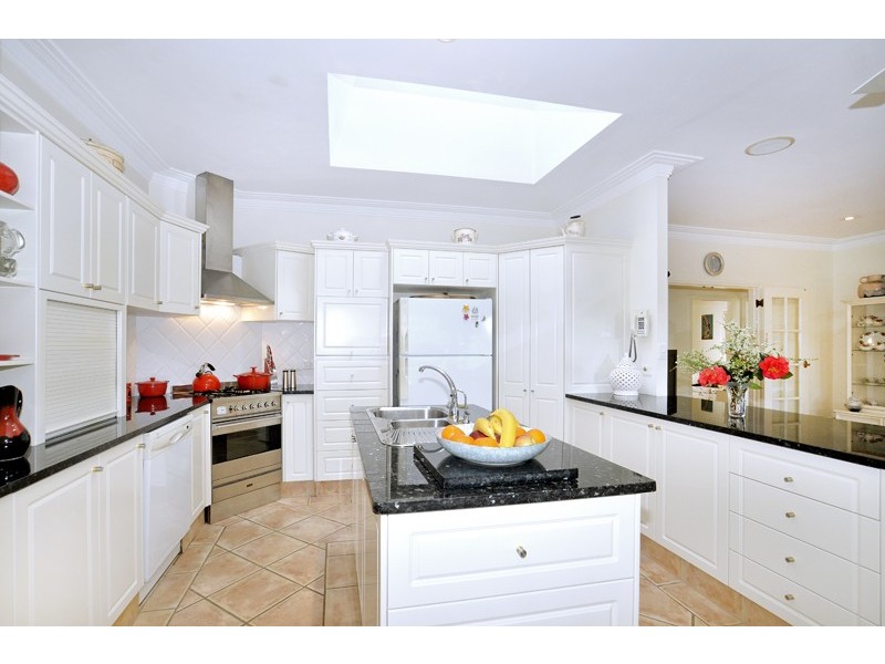 8 Windemere Dr, Terrigal NSW 2260