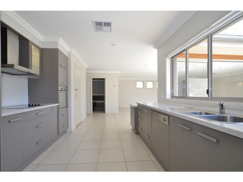 56 Rickard Street, Bateau Bay NSW 2261